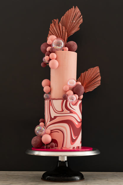 layer cake 2 étages, gâteau créatif, savoureux et magnifique pour sublimer vos tables de réception